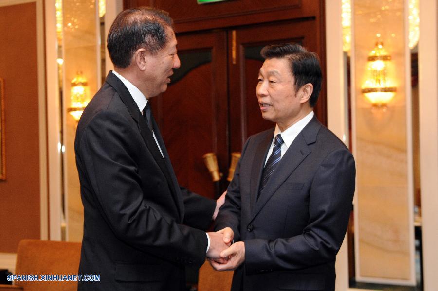 El viceprimer ministro de Singapur, Teo Chee Hean, se reunió hoy con el vicepresidente de China, Li Yuanchao, quien está de visita para asistir al funeral de Estado del ex primer ministro de Singapur, Lee Kuan Yew, como enviado especial del presidente chino, Xi Jinping.