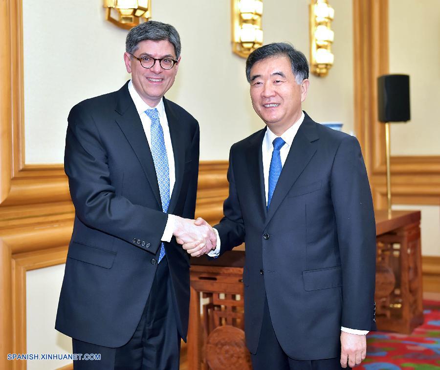 El vice primer ministro de China, Wang Yang, urgió hoy lunes a China y Estados Unidos a que logren progresos 'significativos' en las relaciones bilaterales, durante un encuentro sostenido con el secretario del Tesoro estadounidense, Jacob Lew.