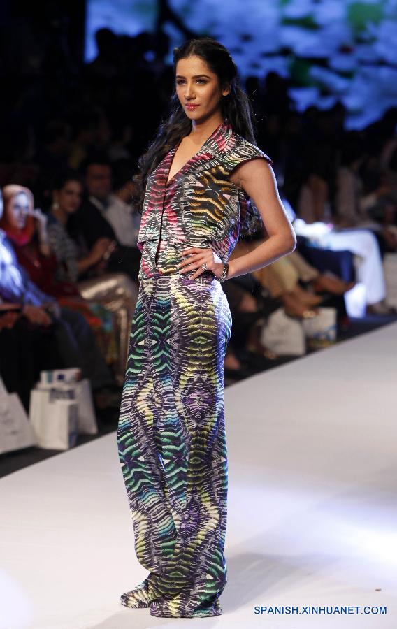 PAKISTAN-KARACHI-FASHION  WEEK