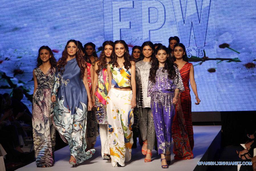 PAKISTAN-KARACHI-FASHION