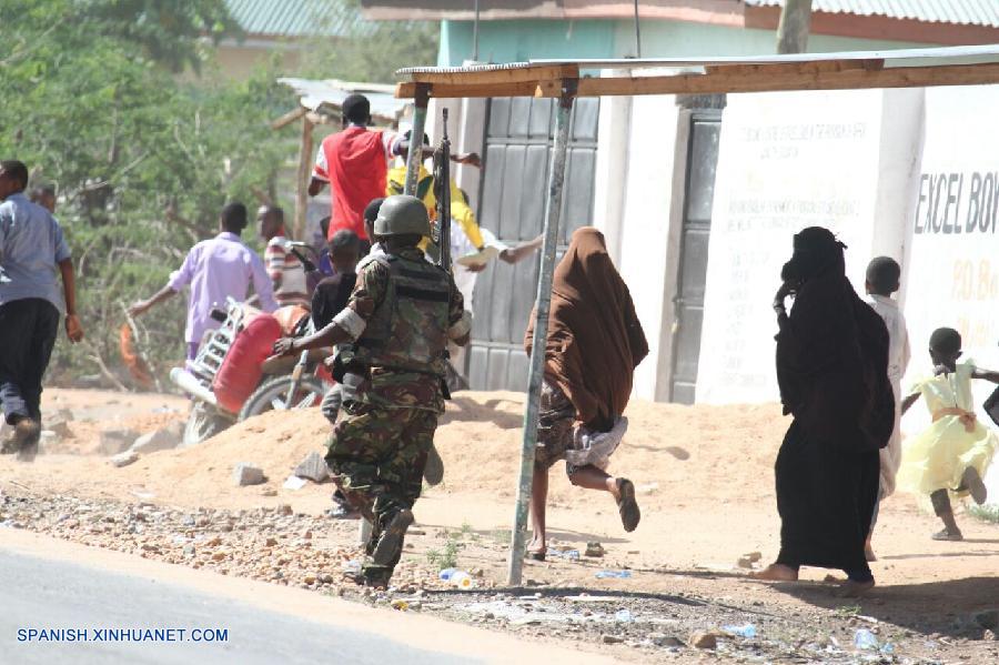 El ministro del Interior de Kenia, Joseph Nkaissery, indicó que el asedio a la Universidad de Garissa, en el este de Kenia, terminó con 147 muertos.