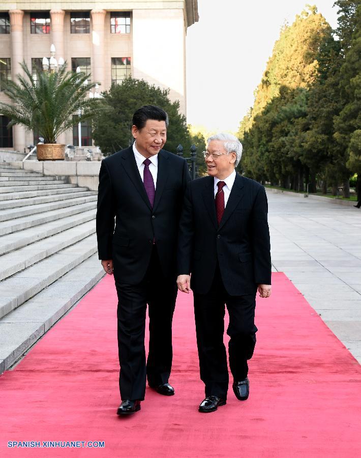 El presidente de China, Xi Jinping, y el secretario general del Partido Comunista de Vietnam (PCV), Nguyen Phu Trong, prometieron consolidar la amistad tradicional e impulsar la asociación cooperativa estratégica e integral entre los dos países durante las conversaciones entabladas hoy.