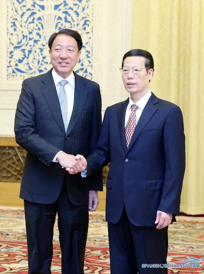 （时政）张高丽会见新加坡副总理张志贤 
