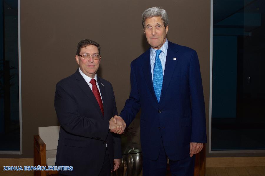 El secretario de Estado norteamericano, John Kerry, y el canciller cubano, Bruno Rodríguez, celebraron la noche de este jueves un histórico encuentro en Panamá, pocas horas después de la llegada del presidente estadounidense, Barack Obama, al país centroamericano para participar en la Cumbre de las Américas, prevista para comenzar mañana.