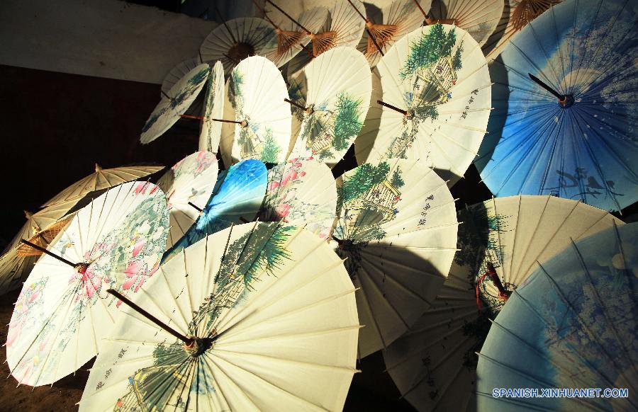 #CHINA-SICHUAN-LUZHOU-OIL PAPER UMBRELLA(CN)