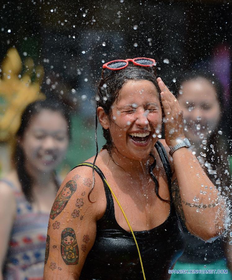 LAOS-VIENTIANE-NEW YEAR-FESTIVAL 