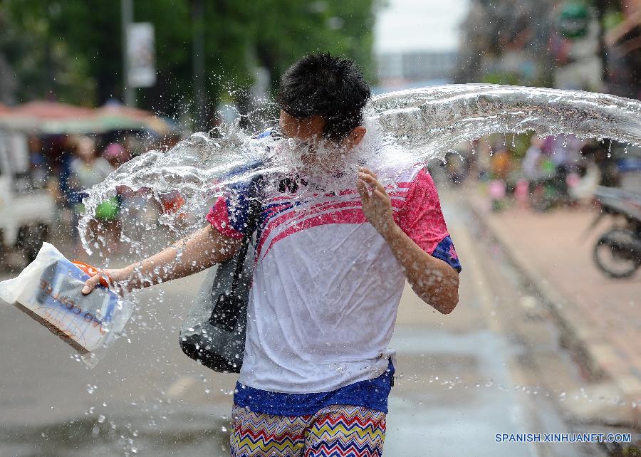 LAOS-VIENTIANE-NEW YEAR-FESTIVAL 