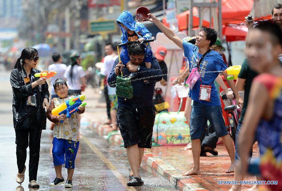 LAOS-VIENTIANE-NEW YEAR-FESTIVAL 