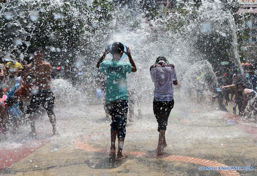 #CHINA-WATER-SPRINGKLING FESTIVAL (CN)