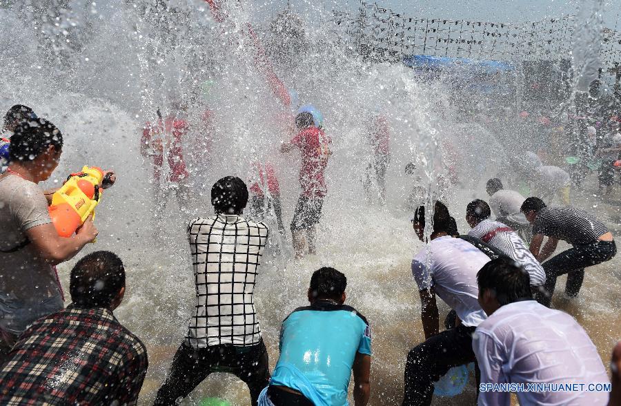 #CHINA-WATER-SPRINGKLING FESTIVAL (CN)