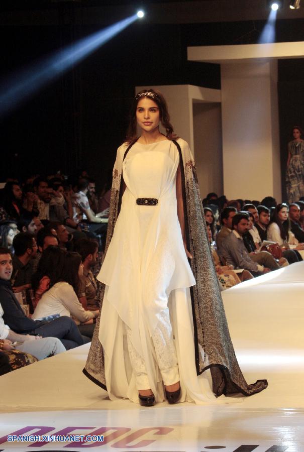 Semana de la moda en Pakistán: Creaciones de Fahad Hussyan