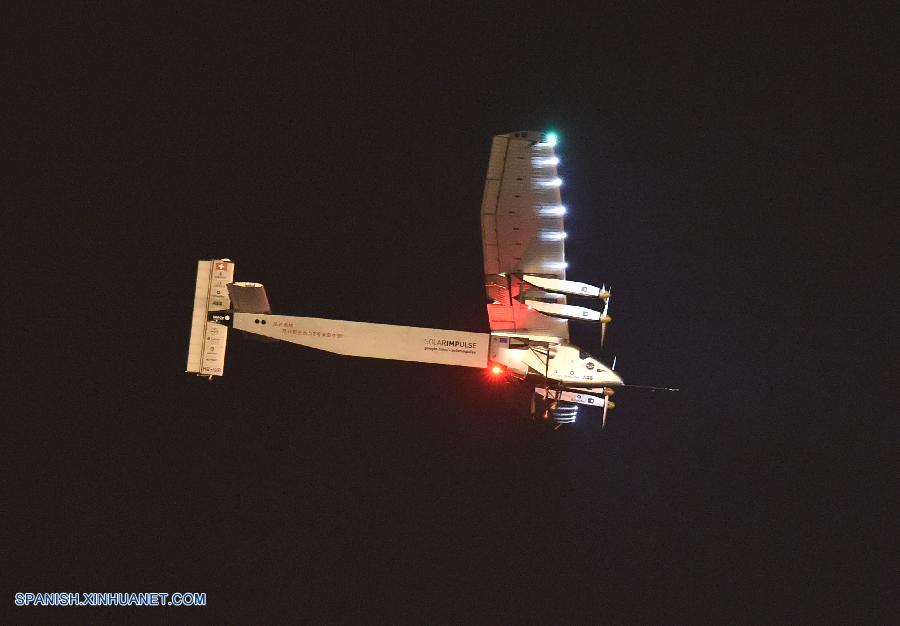 El avión Impulso Solar 2 despegó desde la municipalidad suroccidental china de Chongqing hoy martes para su segunda parada en el país asiático y la sexta de su aventura alrededor del mundo.