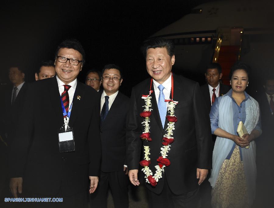 El presidente de China, Xi Jinping, llegó hoy por la noche a Indonesia para asistir a la Cumbre Asia-Africa y a las actividades de conmemoración del 60° aniversario de la histórica Conferencia de Bandung de 1955.