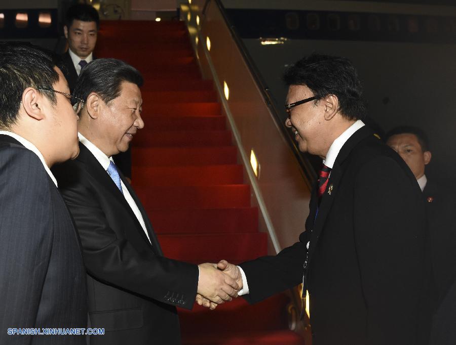 El presidente de China, Xi Jinping, llegó hoy por la noche a Indonesia para asistir a la Cumbre Asia-Africa y a las actividades de conmemoración del 60° aniversario de la histórica Conferencia de Bandung de 1955.