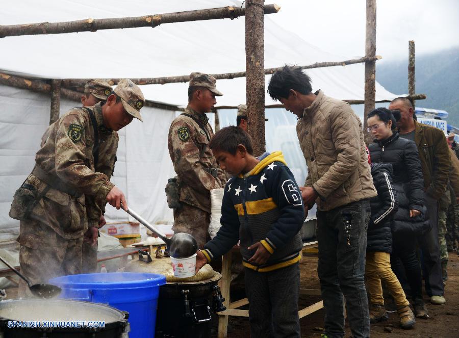 El número de muertos en la región autónoma del Tíbet, suroeste de China, a causa del terremoto del sábado que tuvo su epicentro en el vecino Nepal, subió a 25 y la cifra de heridos llegó a 117, dijo el cuartel general regional de ayuda por desastre.