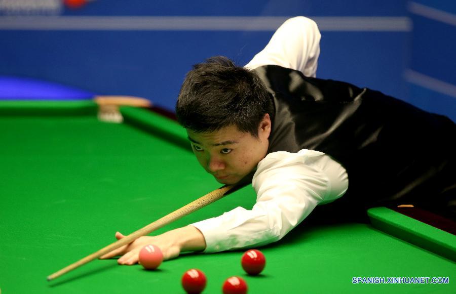 Ding Junhui de China está a un juego de ser eliminado debido a que va perdiendo 12-4 frente a Judd Trump en la competencia de cuartos de final del Campeonato Mundial de Snooker, después de la segunda sesión disputada hoy en Sheffield, Reino Unido.