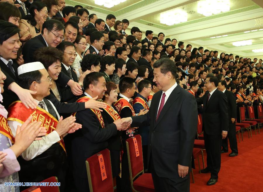 El presidente de China, Xi Jinping, urgió hoy martes a la Sociedad de la Cruz Roja de China (SCRCh) a promover la reforma y la innovación y a ofrecer un sincero cuidado a la gente necesitada.