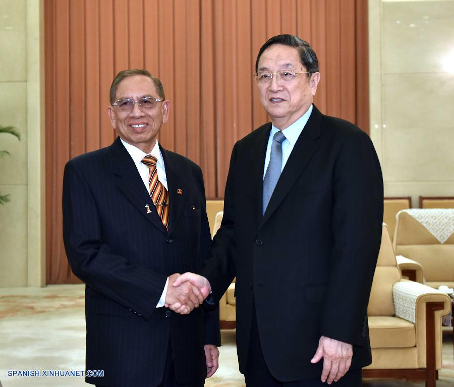 El máximo asesor político de China, Yu Zhengsheng, se reunió hoy en Beijing con el presidente del Senado de Malasia, Abu Zahar, y prometió impulsar la asociación entre los dos países.