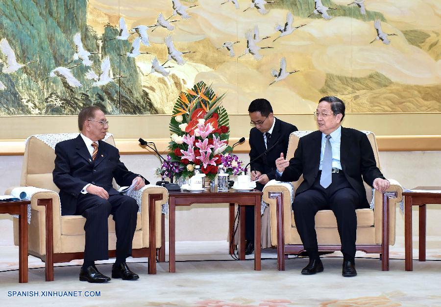 El máximo asesor político de China, Yu Zhengsheng, se reunió hoy en Beijing con el presidente del Senado de Malasia, Abu Zahar, y prometió impulsar la asociación entre los dos países.