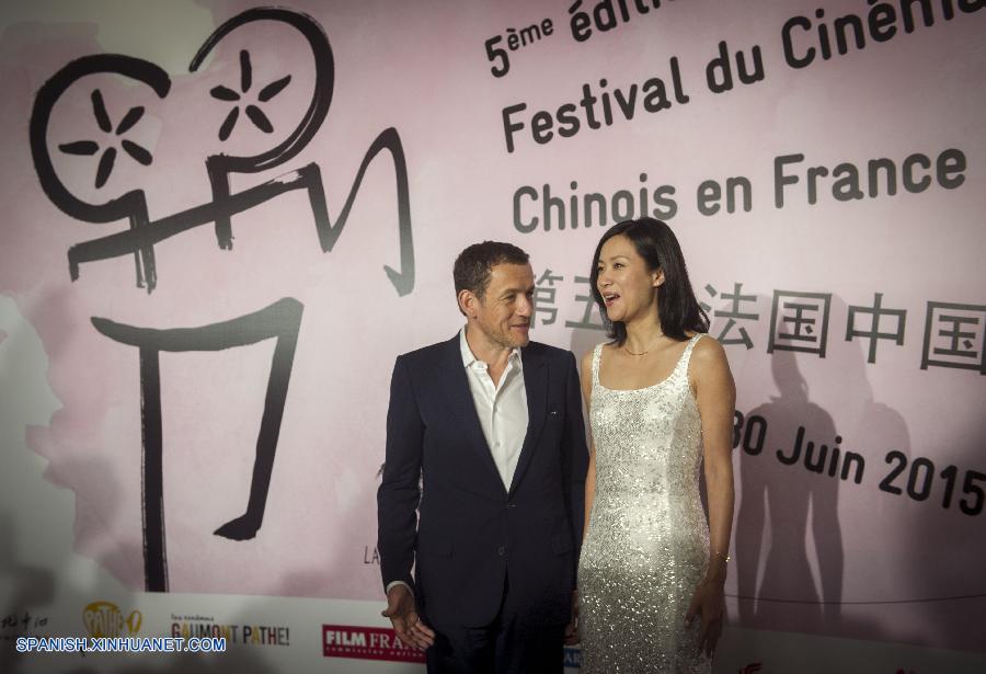 El 5º Festival de Cine Chino en Francia (FCCF) fue inaugurado esta noche en París y tanto el actor francés Danny Boon como la actriz china Xu Jinglei asistieron como invitados de honor.