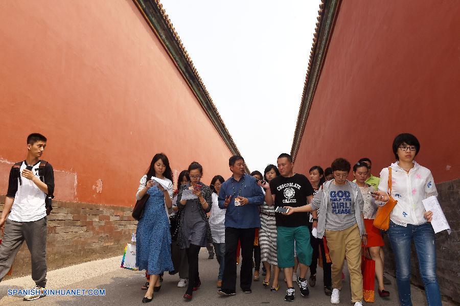 El Museo del Palacio Imperial de Beijing, también conocido como la Ciudad Prohibida, aplicará una cuota para limitar la cantidad de visitantes diarios a 80.000 personas a partir del 13 de junio, anunció hoy la administración del museo.