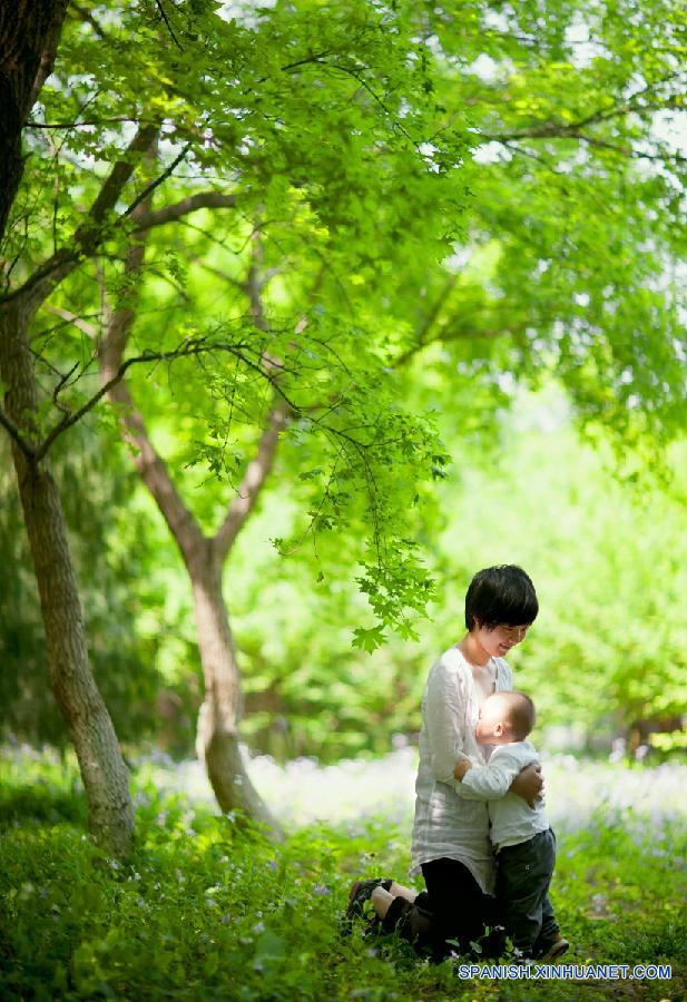 CHINA-BREASTFEEDING DAY-ART PHOTOS (CN)