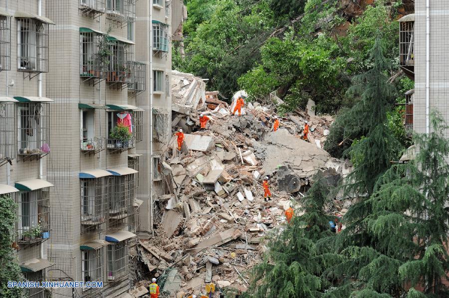 Un total de 16 residentes de un edificio de apartamentos desplomado parcialmente el miércoles en Guiyang, capital de la provincia suroccidental china de Guizhou, siguen desaparecidos.