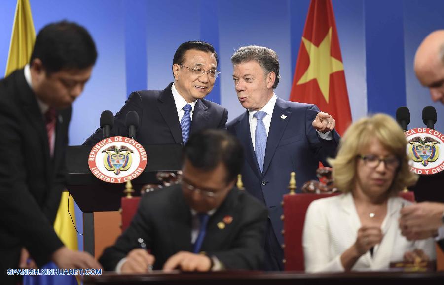 China y Colombia acordaron el jueves profundizar la cooperación en una serie de áreas, incluida la capacidad productiva, manufactura de equipo y construcción de infraestructura para impulsar las relaciones económicas.