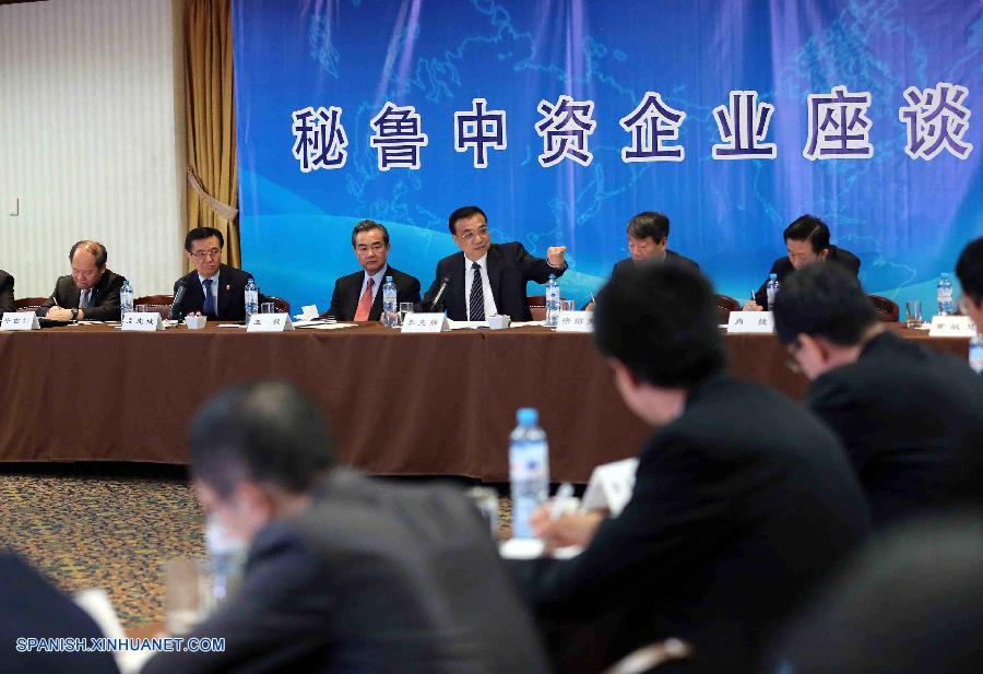 El primer ministro de China, Li Keqiang, quien se encuentra realizando una visita oficial a Perú, alentó el sábado a las empresas de capital chino a facilitar la transformación y la actualización de las relaciones económicas y comerciales entre los dos países a través de la cooperación en materia de capacidad productiva.