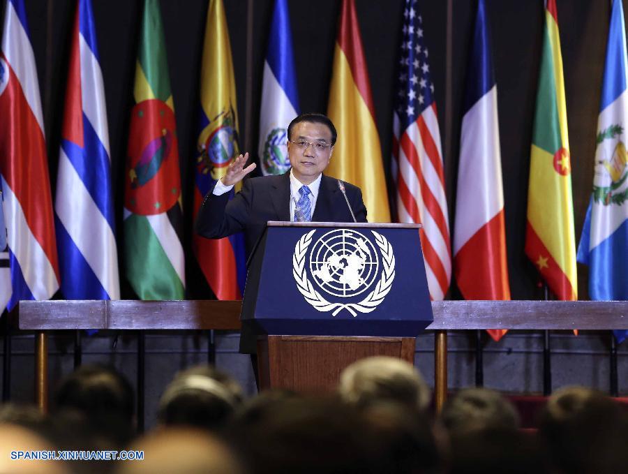 El primer ministro chino, Li Keqiang, instó este lunes a China y América Latina a mejorar la cooperación en la capacidad productiva y promover aún más los intercambios entre los pueblos.