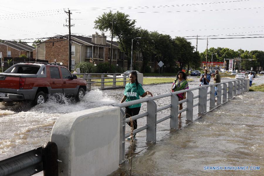 （国际）（2）休斯敦遭暴风雨侵袭变水城