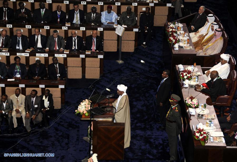 El presidente electo de Sudán, Omar al Bashir, prestó este martes el juramento constitucional ante el Consejo Legislativo Nacional para un nuevo mandato de cinco años de duración.