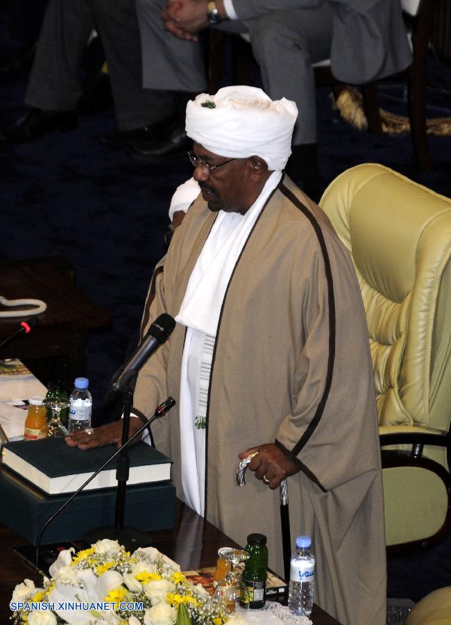 El presidente electo de Sudán, Omar al Bashir, prestó este martes el juramento constitucional ante el Consejo Legislativo Nacional para un nuevo mandato de cinco años de duración.