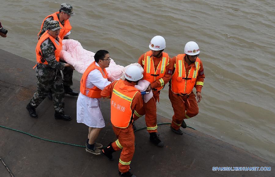 CHINA-HUBEI-JIANLI-SINKING SHIP-RESCUE (CN)