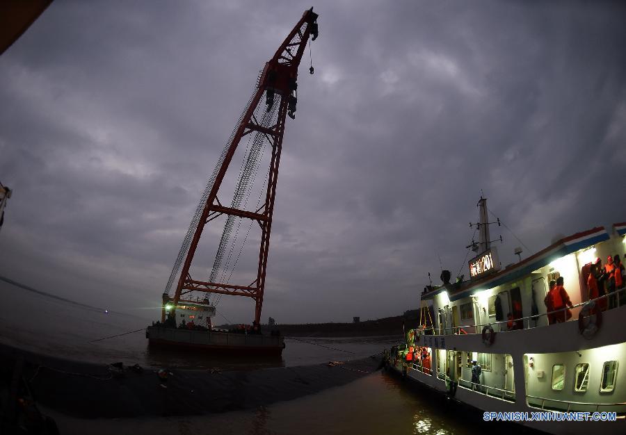 CHINA-HUBEI-JIANLI-SINKING SHIP-RESCUE (CN)