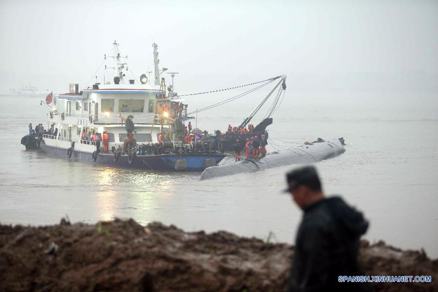 #CHINA-HUBEI-JINGZHOU-SINKING SHIP-RESCUE (CN)