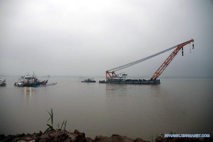 #CHINA-HUBEI-JINGZHOU-SINKING SHIP-RESCUE (CN)