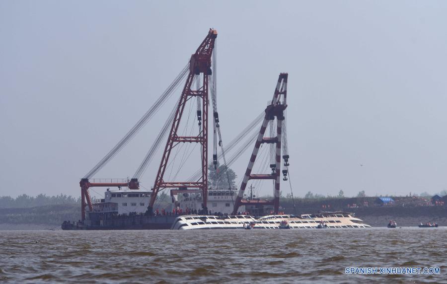 CHINA-HUBEI-SHIP SINKING-RESCUE (CN)