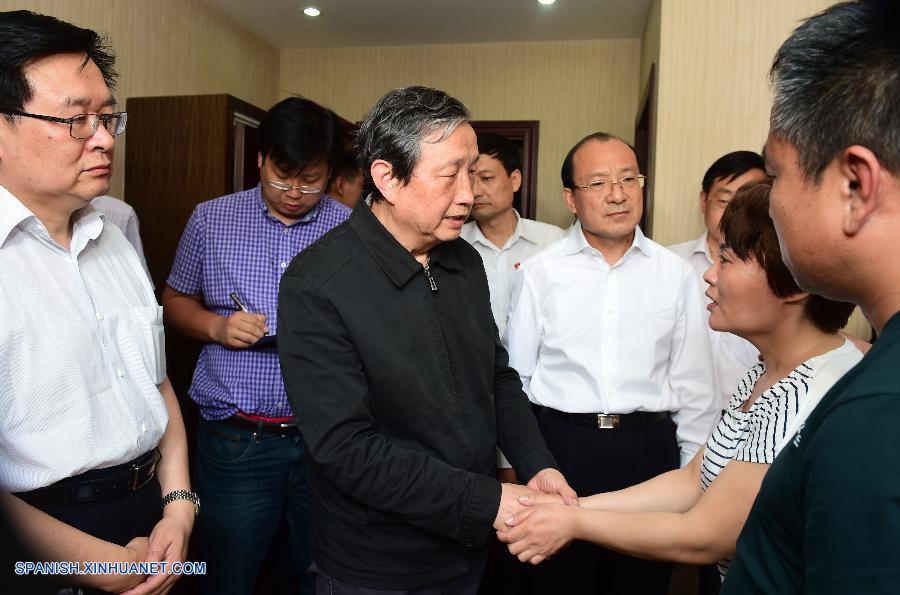El viceprimer ministro chino Ma Kai extendió sus condolencias el sábado a los familiares de las víctimas del crucero Estrella de Oriente, naufragado en Jianli, en la provincia central china de Hubei.