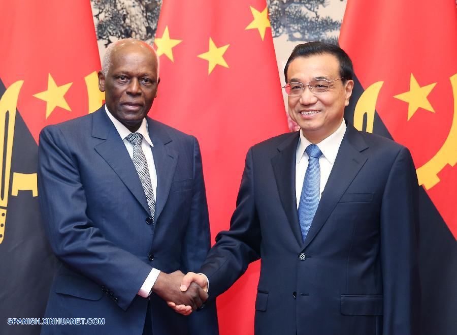 El primer ministro de China, Li Keqiang, se reunió hoy en Beijing con el presidente de Angola, José Eduardo dos Santos.