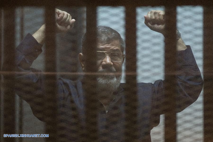 Un tribunal egipcio confirmó este martes la pena de muerte impuesta al derrocado presidente del país Mohamed Morsi por la fuga masiva de una cárcel durante el levantamiento de 2011, informó la televisión estatal Nile TV.