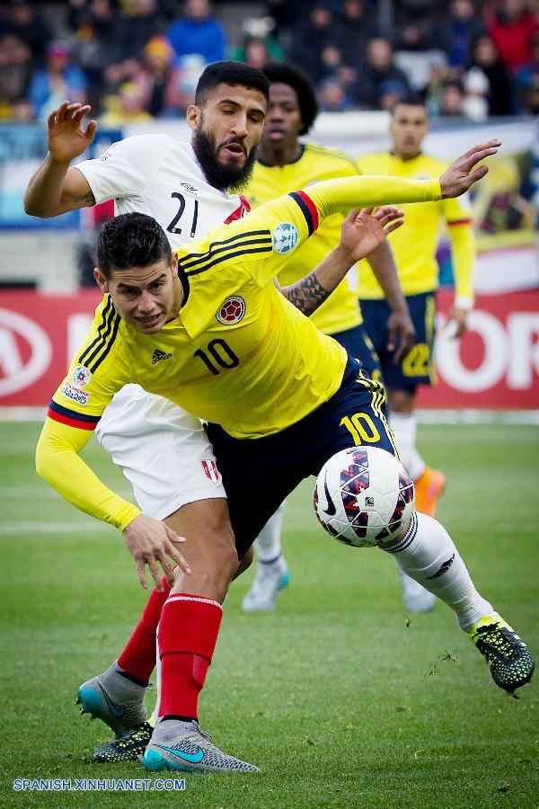 Las selecciones de Perú y Colombia empataron sin goles esta tarde en el Estadio de Temuco, lo que significó la clasificación del cuadro de la franja (Perú) a la siguiente ronda, mientras Colombia quedó a la espera del resultado entre Brasil y Venezuela más tarde.