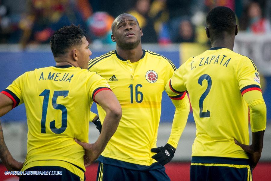 Las selecciones de Perú y Colombia empataron sin goles esta tarde en el Estadio de Temuco, lo que significó la clasificación del cuadro de la franja (Perú) a la siguiente ronda, mientras Colombia quedó a la espera del resultado entre Brasil y Venezuela más tarde.