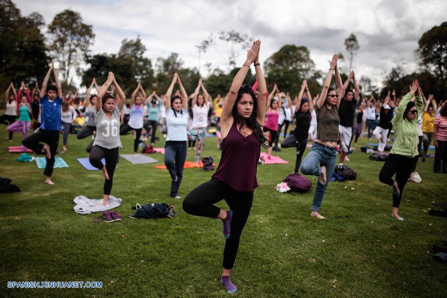 Colombia celebra el Día Internacional del Yoga en Bogotá 