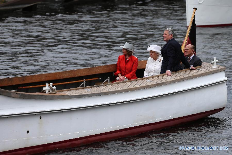 GERMAN-BRITAIN-QUEEN ELIZABETH-VISIT