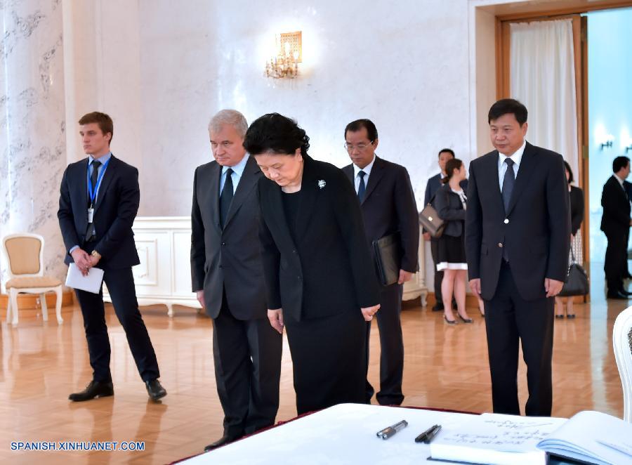 La viceprimera ministra china, Liu Yandong, visitó hoy martes por la tarde la embajada rusa en Beijing para expresar el pésame del gobierno chino por el fallecimiento del ex primer ministro ruso, Yevgeny Primakov.