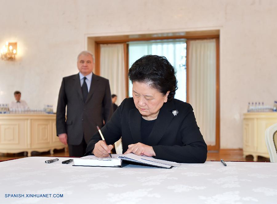 La viceprimera ministra china, Liu Yandong, visitó hoy martes por la tarde la embajada rusa en Beijing para expresar el pésame del gobierno chino por el fallecimiento del ex primer ministro ruso, Yevgeny Primakov.