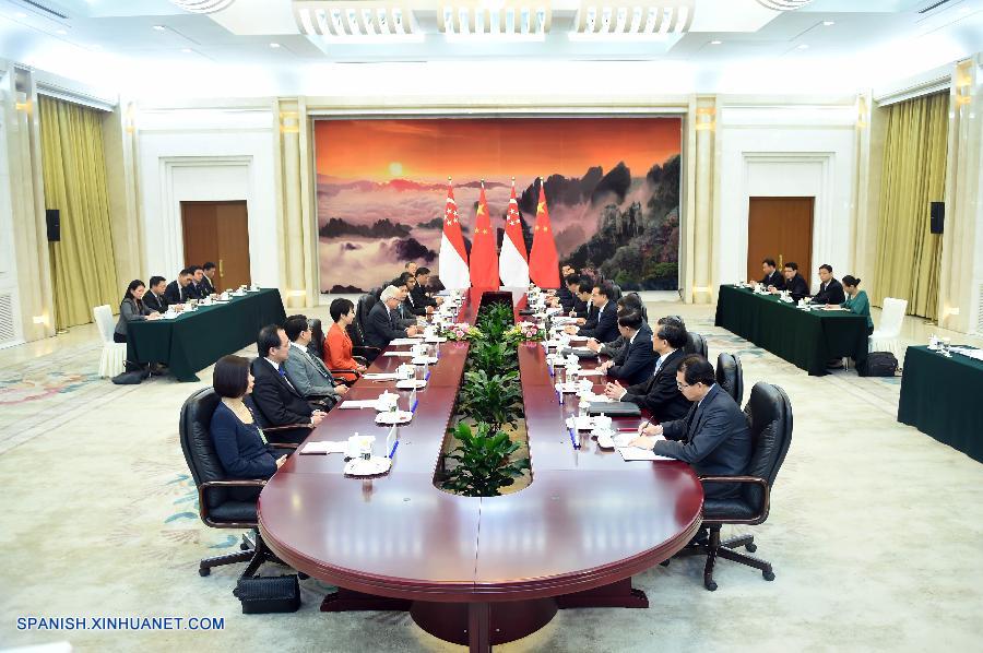 El primer ministro de China, Li Keqiang, dijo hoy que su país y Singapur deben trabajar en un nuevo proyecto de cooperación intergubernamental en China.