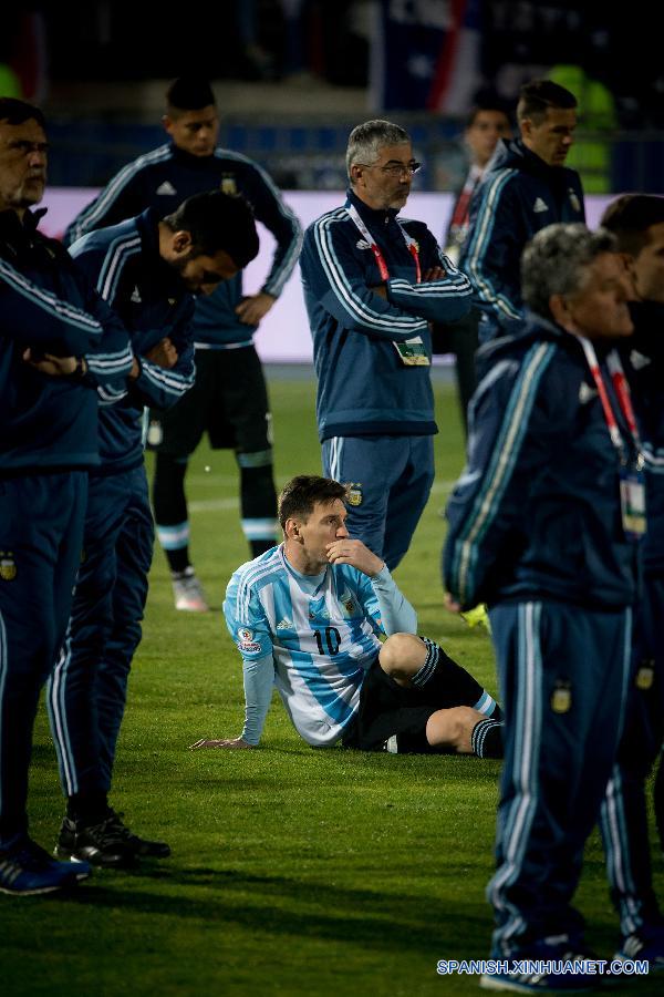 Fútbol: Messi expresa dolor y agradece a afición tras Copa América