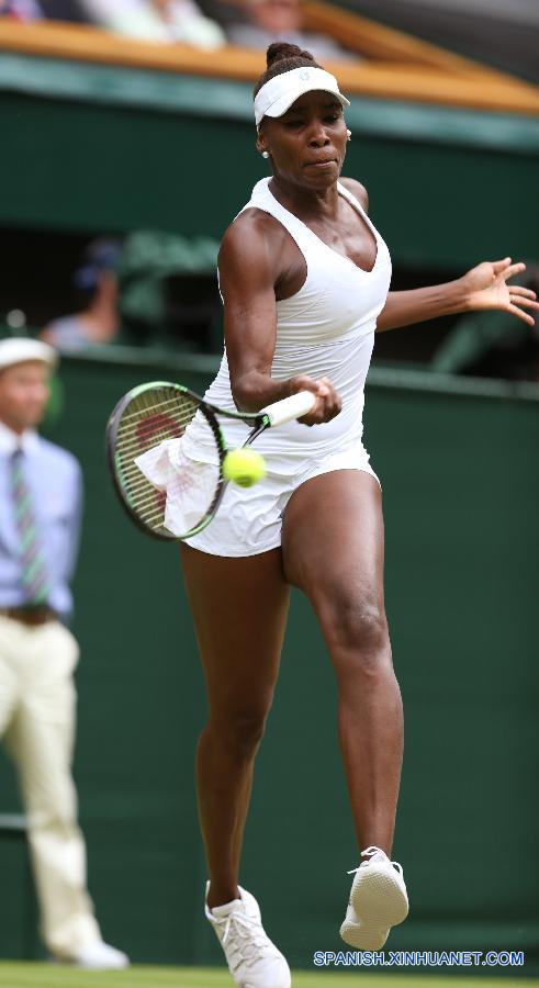 Tenis: Serena Williams vence a su hermana Venus para avanzar a cuartos de final